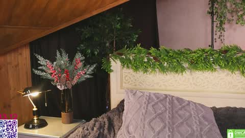 Snapshot of lissa_meooow chatting on December 14, 6:08 am your Liza again. Next stream Dec. 1 at 2 or 3 GMT online show from December 14, 6:08 am