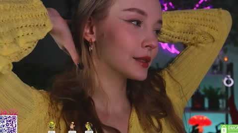 Snapshot of lissa_meooow chatting on February 4, 5:46 am your Liza again. Next stream Dec. 1 at 2 or 3 GMT online show from February 4, 5:46 am