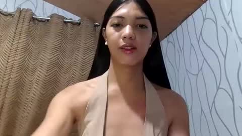 Snapshot of litl_tits chatting on February 7, 12:31 pm litl_tits online show from February 7, 12:31 pm