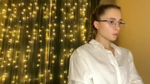 Snapshot of litle_girl05 chatting on November 20, 6:07 pm LUNA online show from November 20, 6:07 pm