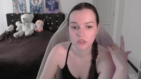 little__flowers online show from May 20, 8:09 am