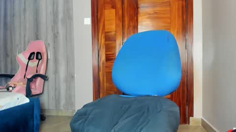 little_africa online show from March 18, 7:11 am