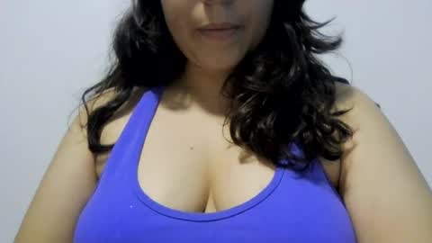 Snapshot of little_anef chatting on August 5, 4:04 am little_anef online show from August 5, 4:04 am