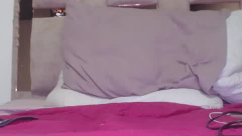 Aliciaparaisss online show from March 24, 12:15 am