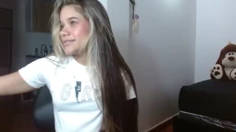 Snapshot of little_babyboo_ chatting on June 22, 1:29 am Catalina online show from June 22, 1:29 am