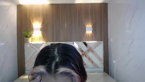 Snapshot of little_cherry_b chatting on November 19, 9:15 pm Cherri online show from November 19, 9:15 pm