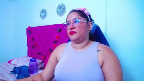 Snapshot of little_flower4you chatting on January 13, 1:13 am mai rojas online show from January 13, 1:13 am