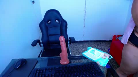 Snapshot of little_flower4you chatting on January 24, 11:34 pm mai rojas online show from January 24, 11:34 pm