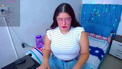 Snapshot of little_flower4you chatting on February 13, 7:10 pm mai rojas online show from February 13, 7:10 pm
