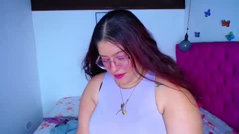 Snapshot of little_flower4you chatting on March 1, 1:22 am mai rojas online show from March 1, 1:22 am