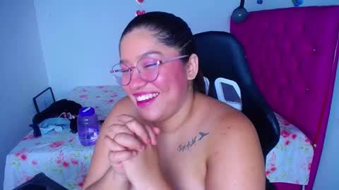 Snapshot of little_flower4you chatting on March 7, 1:53 am mai rojas online show from March 7, 1:53 am
