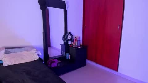 Snapshot of little_kayla_ chatting on December 7, 2:42 am kayla Instagram kayla 71082 online show from December 7, 2:42 am