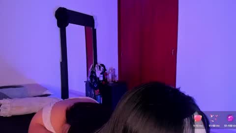 Snapshot of little_kayla_ chatting on December 18, 5:26 am kayla Instagram kayla 71082 online show from December 18, 5:26 am