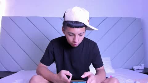 little_kris1 online show from October 24, 12:45 pm