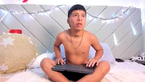 little_kris1 online show from December 1, 12:43 pm