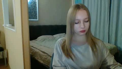 Snapshot of little_mariaa chatting on November 16, 3:39 pm Maria online show from November 16, 3:39 pm
