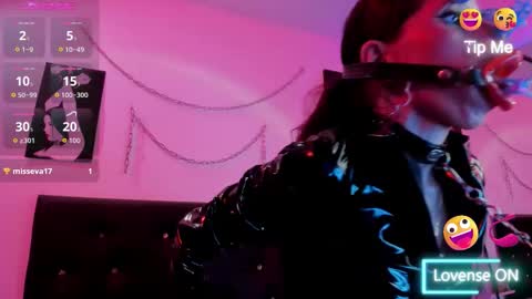 Little Nauughty2 online show from January 16, 2:43 pm