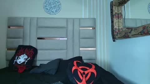 Mia online show from February 14, 11:18 am