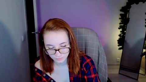 Snapshot of little_pretty_woman chatting on February 20, 1:14 am little_pretty_woman online show from February 20, 1:14 am