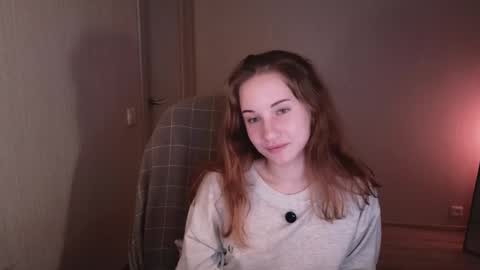 Snapshot of little_pretty_woman chatting on October 2, 7:54 pm little_pretty_woman online show from October 2, 7:54 pm