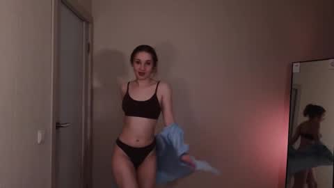 little_pretty_woman online show from October 23, 6:50 pm