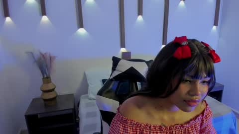 S U M I online show from April 28, 2:27 am