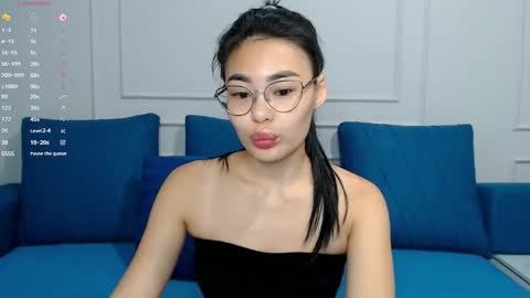 Snapshot of little_v1rgin_angel chatting on October 7, 1:30 pm Kwan online show from October 7, 1:30 pm