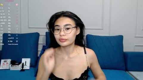 Snapshot of little_v1rgin_angel chatting on November 12, 4:07 pm Kwan online show from November 12, 4:07 pm