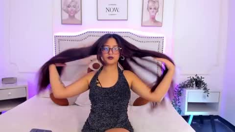 Violette  online show from May 6, 3:57 am