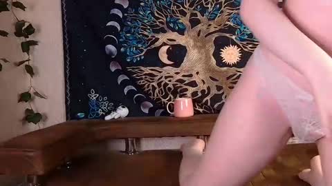 Snapshot of little_witch_sofia chatting on January 17, 9:50 pm Sofia online show from January 17, 9:50 pm