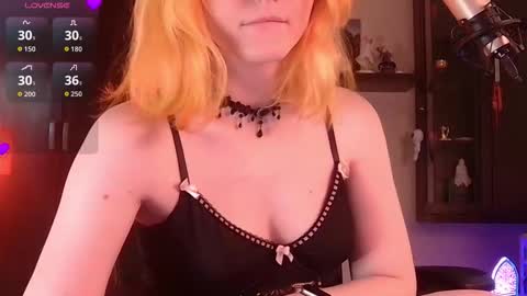 Snapshot of little_witch_sofia chatting on October 19, 7:47 pm Sofia online show from October 19, 7:47 pm