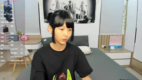 Yena and Gabby online show from April 17, 6:44 pm