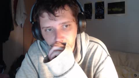 littlealien7 online show from October 21, 12:22 am