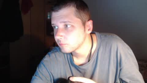 Snapshot of littlealien7 chatting on April 16, 8:37 am littlealien7 online show from April 16, 8:37 am