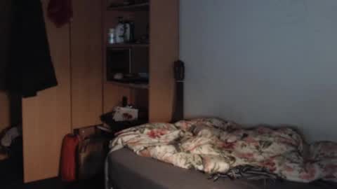 Snapshot of littlealien7 chatting on May 1, 11:37 am littlealien7 online show from May 1, 11:37 am