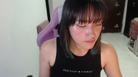 Snapshot of littleangelx_m chatting on May 4, 11:56 pm Daniela online show from May 4, 11:56 pm