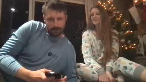 Snapshot of littleash33 chatting on December 21, 8:07 am littleash33 online show from December 21, 8:07 am