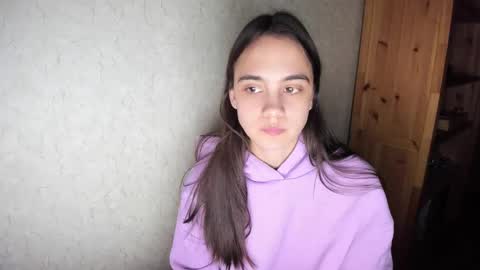 littleashleyy online show from December 4, 2:15 pm