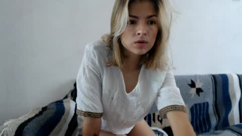 Snapshot of littlebell44 chatting on May 4, 5:09 pm sofia online show from May 4, 5:09 pm