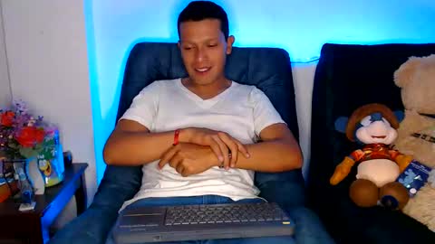 Snapshot of littledicklatin chatting on June 1, 2:24 am Manu online show from June 1, 2:24 am