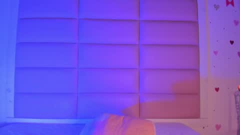 littlee_emma_ online show from October 20, 12:22 am