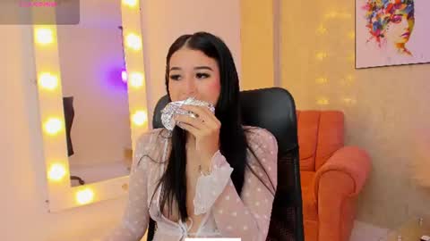 littlee_mia online show from June 20, 12:19 pm