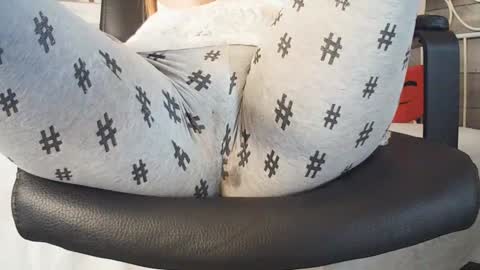 Your little flower  online show from April 18, 6:39 am