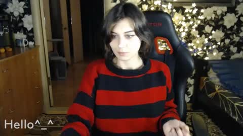 littlehappines online show from December 31, 11:06 pm