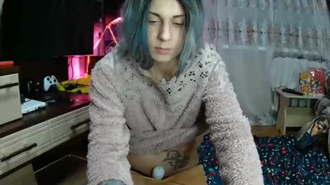 littlehappines online show from January 10, 5:37 pm