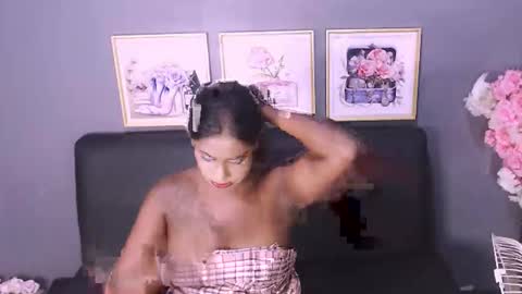 littleindianmilf online show from January 15, 12:04 pm