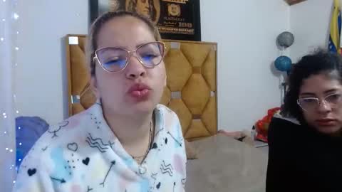 littlejules25 online show from February 19, 10:22 am