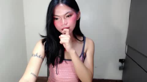 littlelace_ online show from February 16, 9:38 am