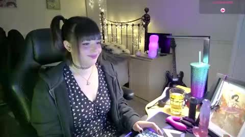 LittleLavenderrzz online show from February 9, 2:32 pm