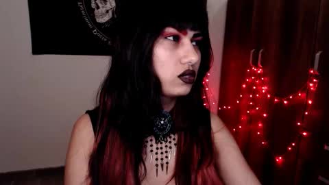 Snapshot of littleluciferrr chatting on March 1, 12:45 am Lucifer online show from March 1, 12:45 am